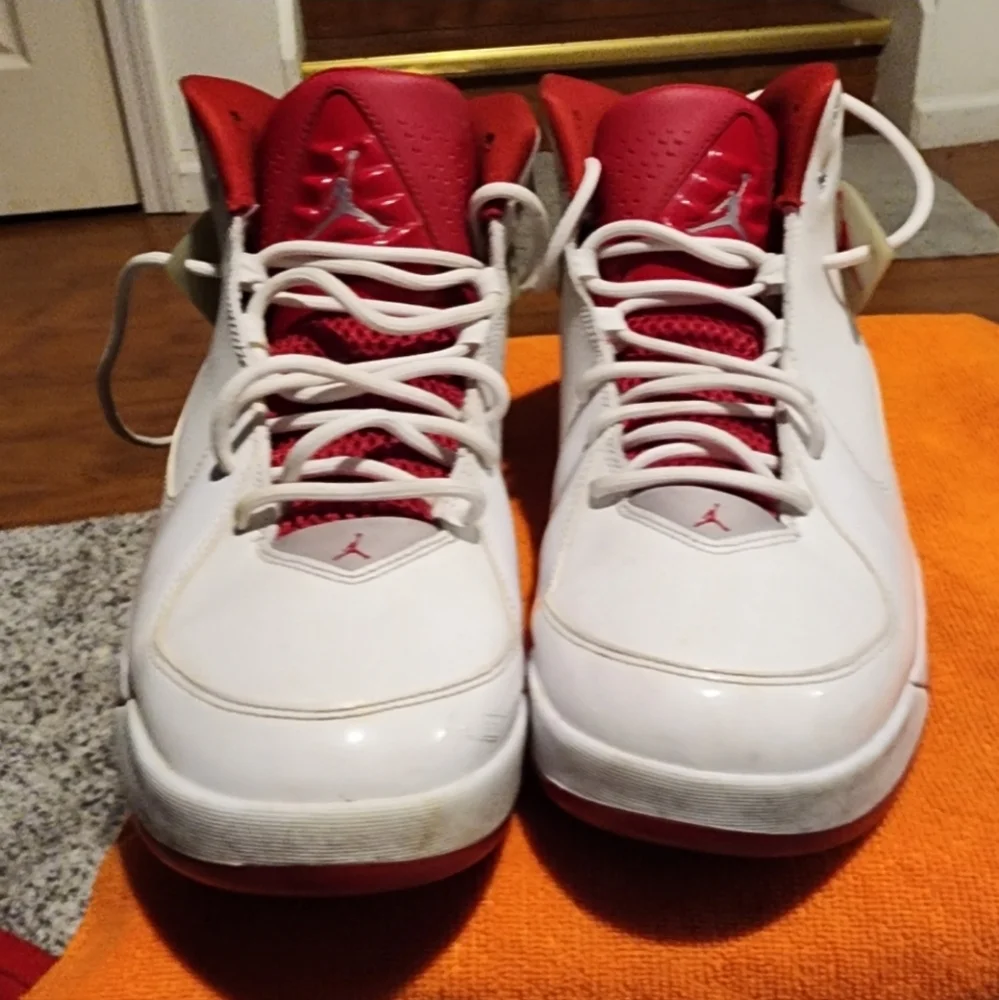Air Jordan Flight White/Red Basketball Shoes Size 9.5 high-top sneakers in white